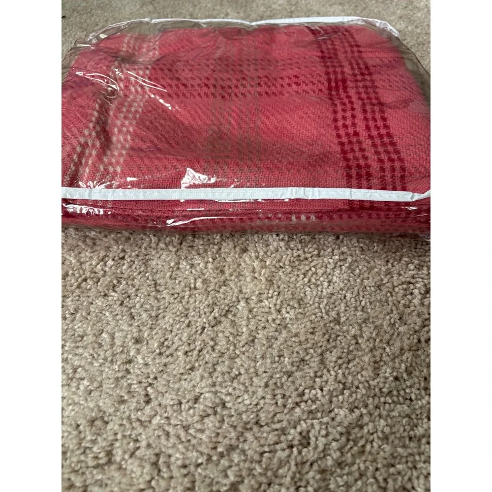 Vintage Faribault Affinity Throw Blanket Rose Plaid Wool Blend 50x60 USA NEW